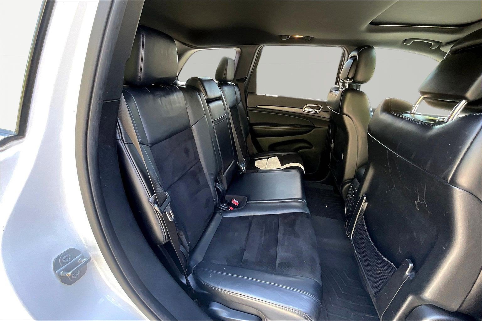 Used 2015 Jeep Grand Cherokee Altitude image 25