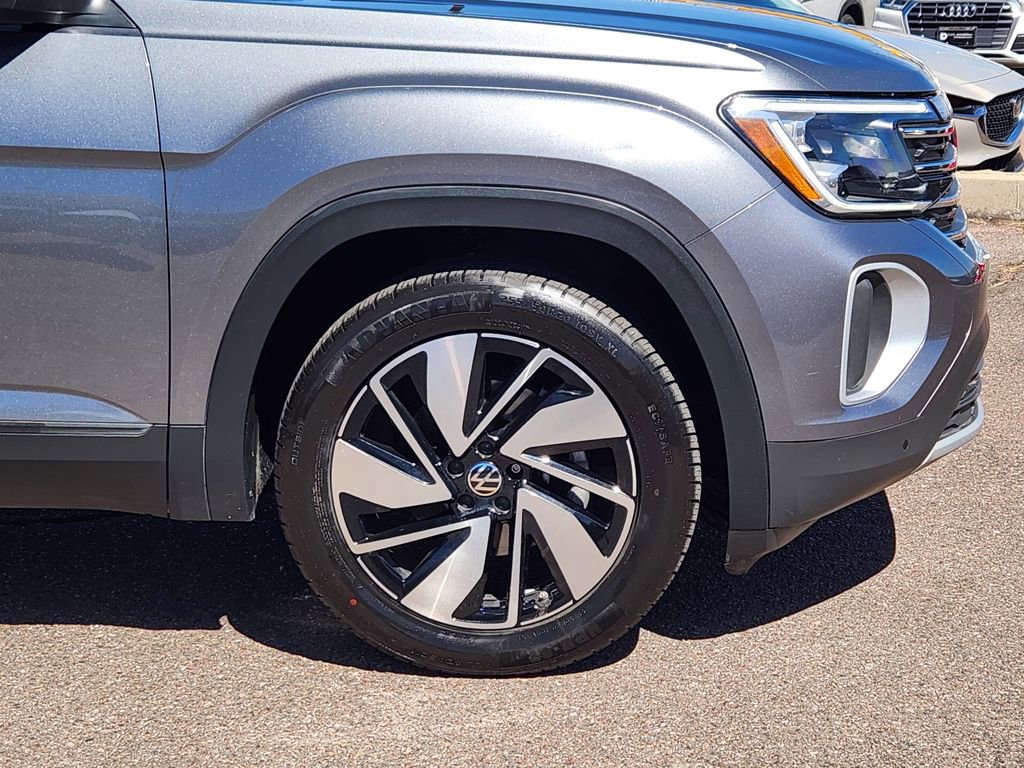 Used 2025 Volkswagen Atlas SE image 29