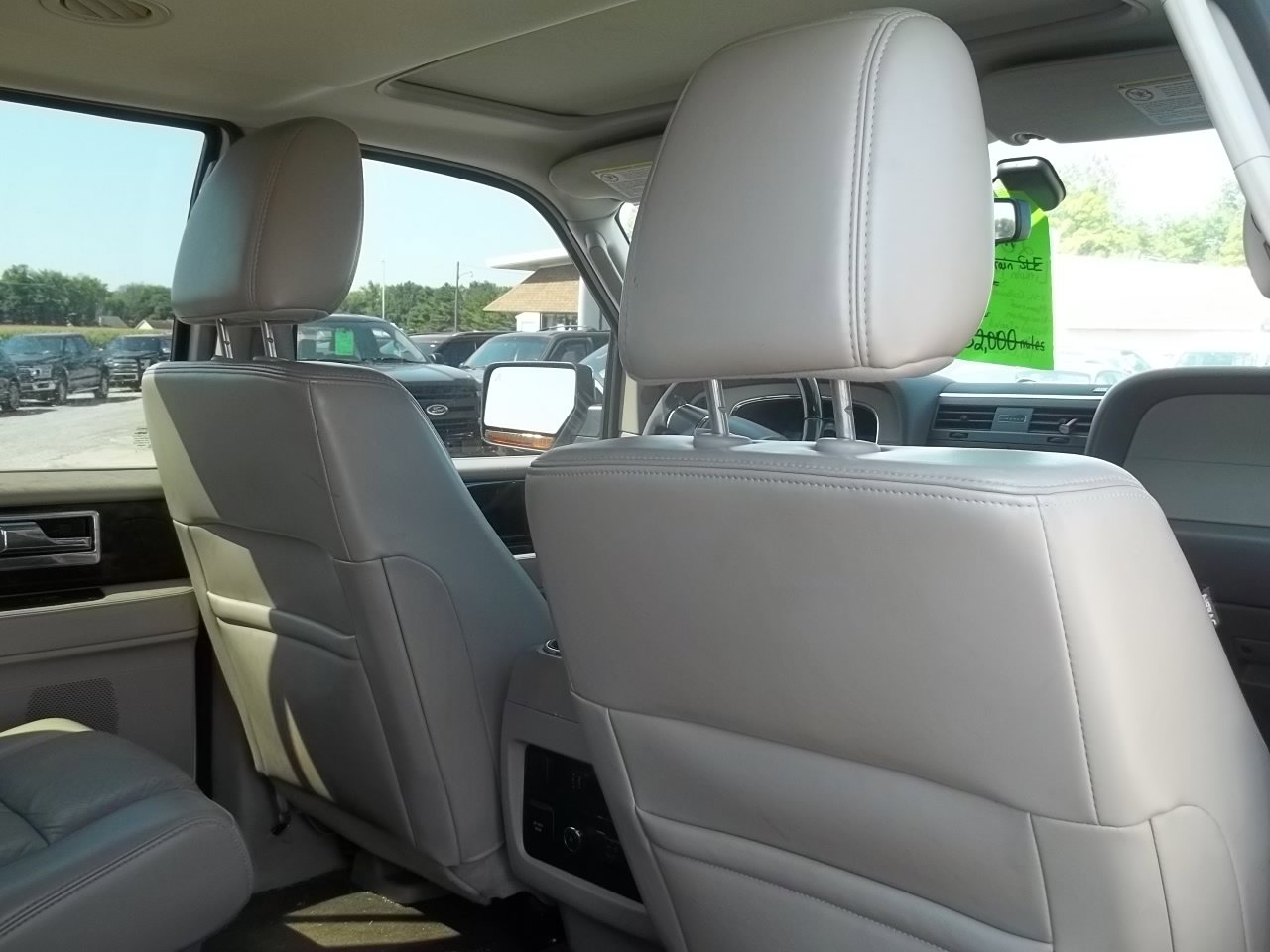 Used 2017 Lincoln Navigator Select AWD/4WD image 13