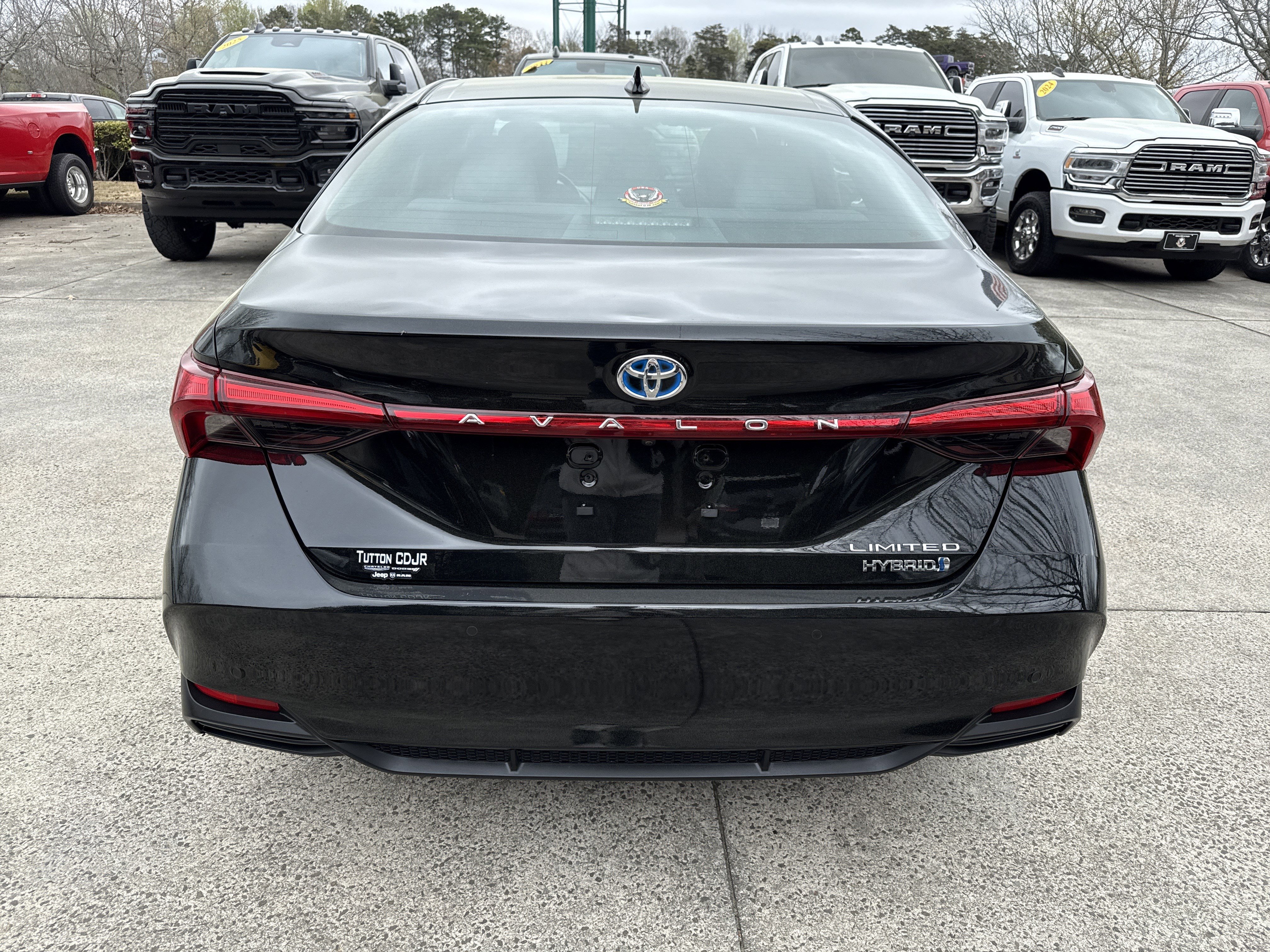 Used 2022 Toyota Avalon Limited w/ Advanced Safety Package image 6