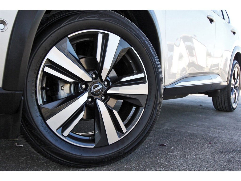 Used 2023 Nissan Rogue SL w/ SL Premium Package image 30