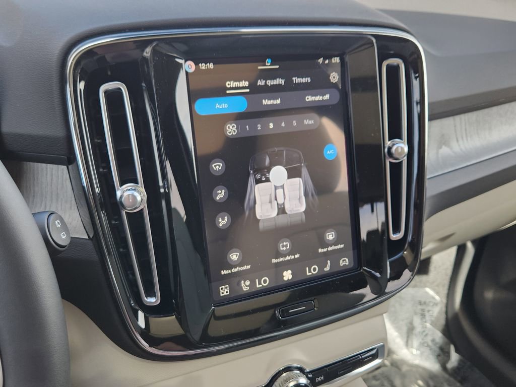 New 2026 Volvo XC40 B5 Ultra w/ Climate Package AWD/4WD image 10