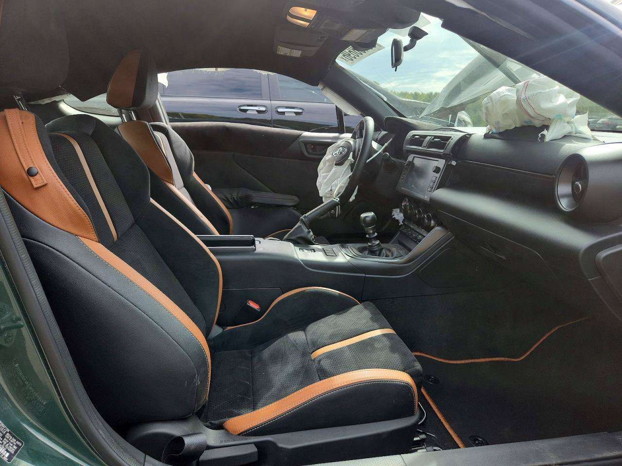Used 2025 Toyota GR86 Hakone Edition RWD image 5