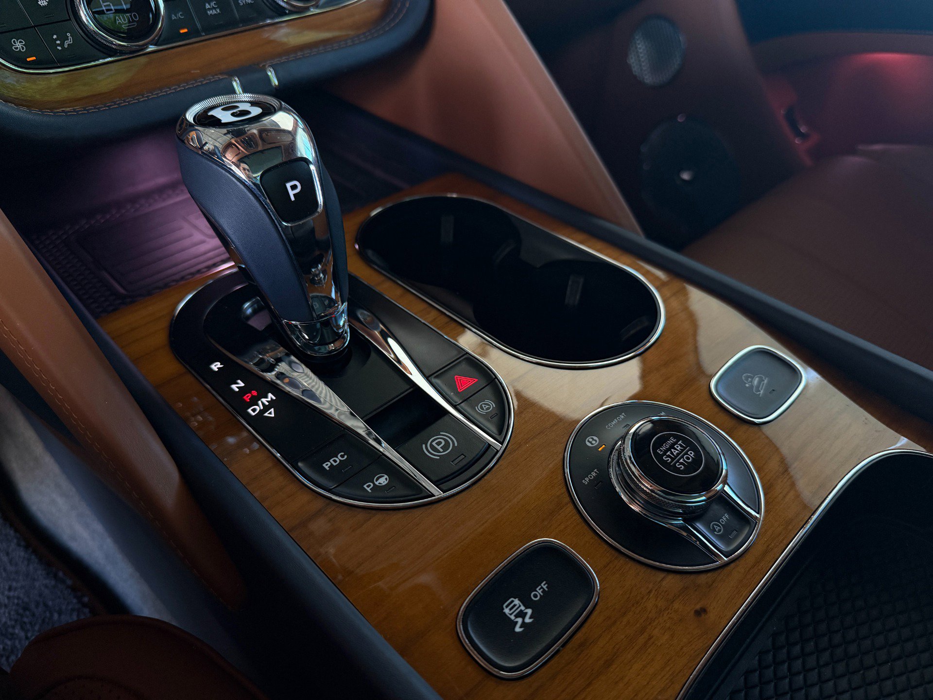 Used 2021 Bentley Bentayga AWD/4WD image 44