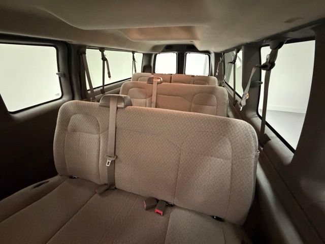 Certified 2025 GMC Savana 3500 LT w/ LT Preferred Equipment Group RWD image 18