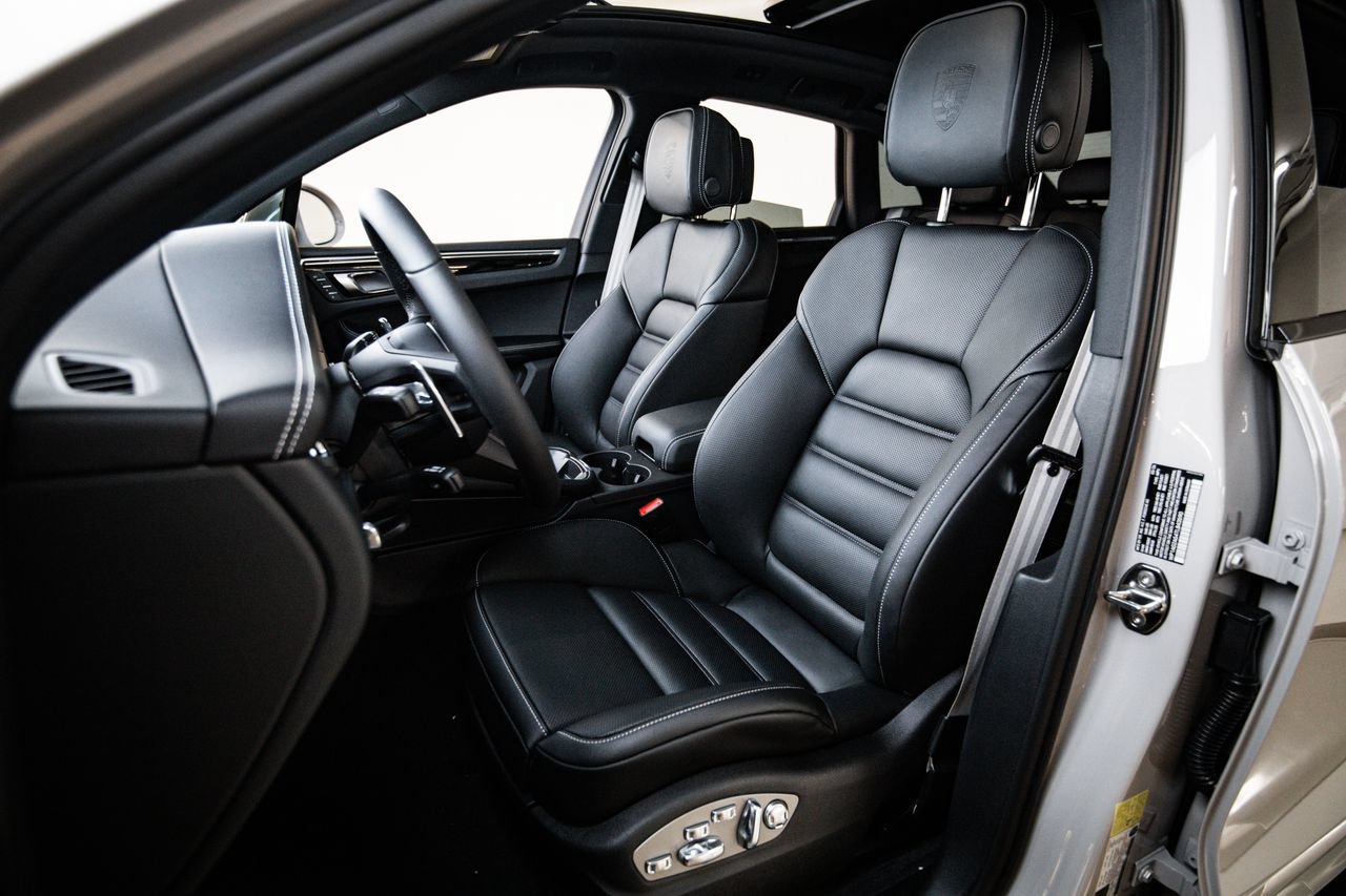 New 2026 Porsche Macan S AWD/4WD image 5