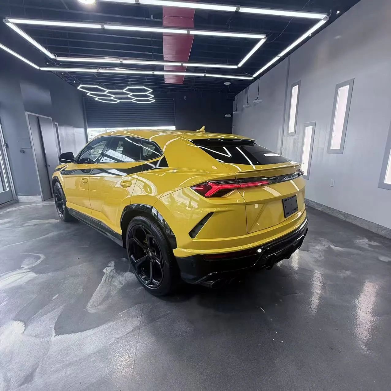Used 2022 Lamborghini Urus image 4