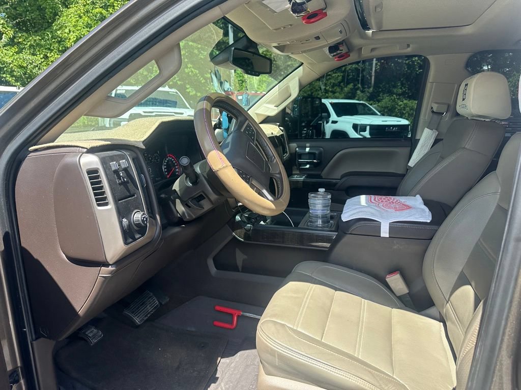 Used 2015 GMC Sierra 3500 Denali w/ Duramax Plus Package RWD image 9