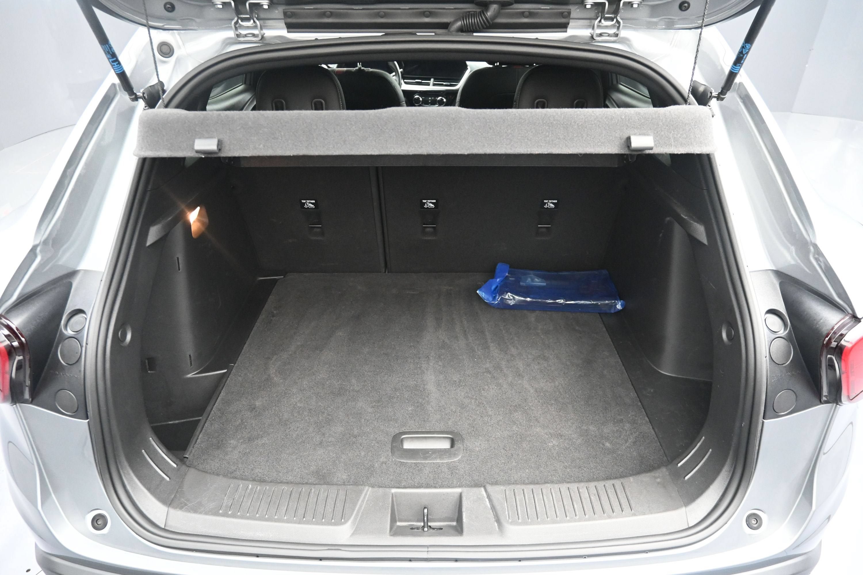 Used 2025 Chevrolet Trax RS w/ Sunroof Package FWD image 28