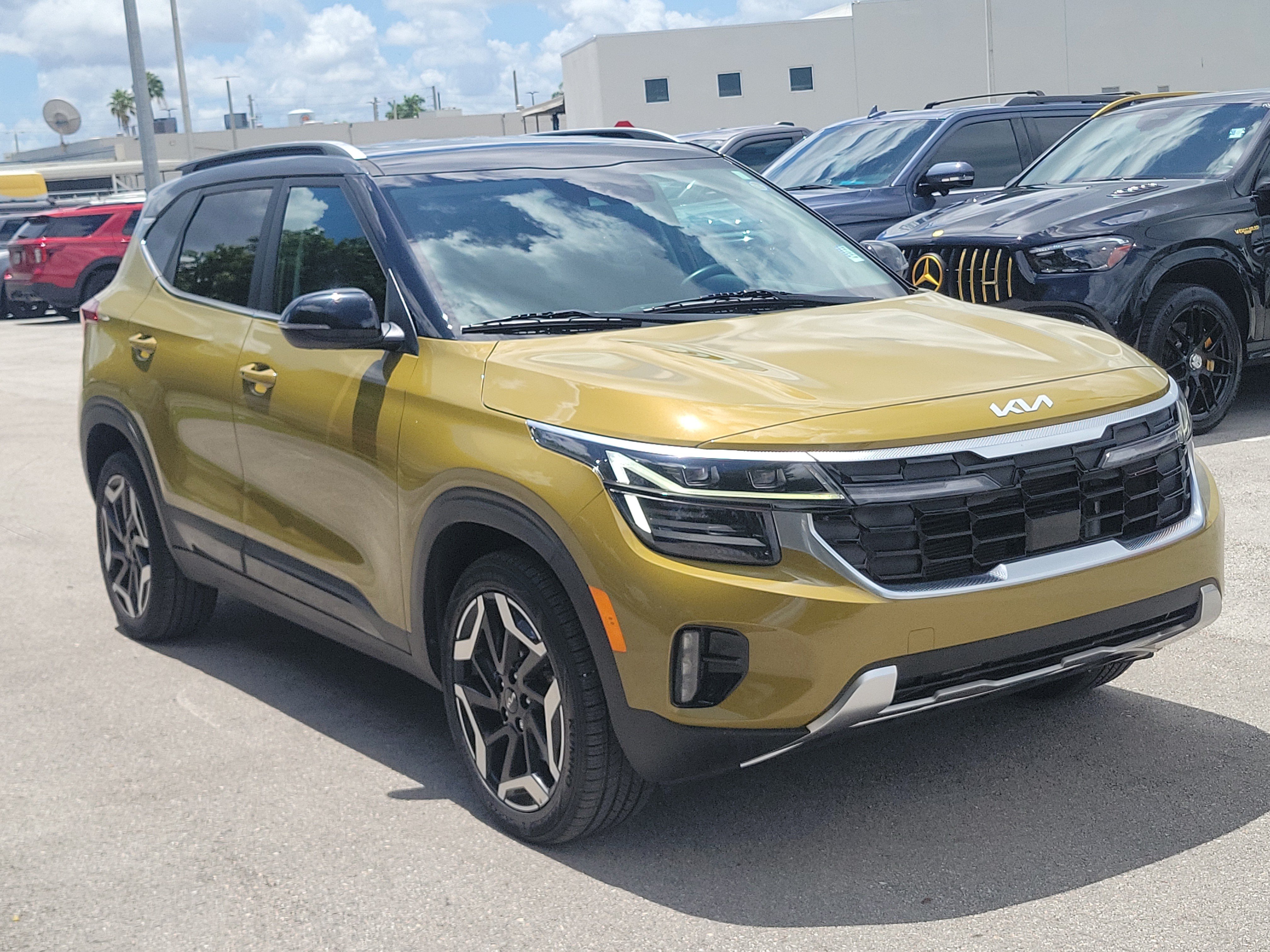 Used 2024 Kia Seltos SX AWD/4WD image 3