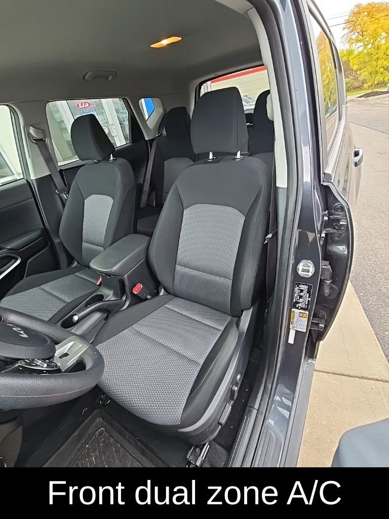 Used 2023 Kia Soul S image 12