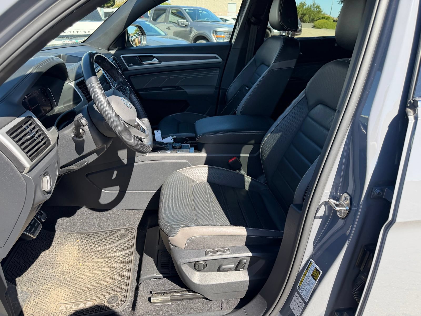 Used 2021 Volkswagen Atlas Cross Sport SEL Premium R-Line AWD/4WD image 10