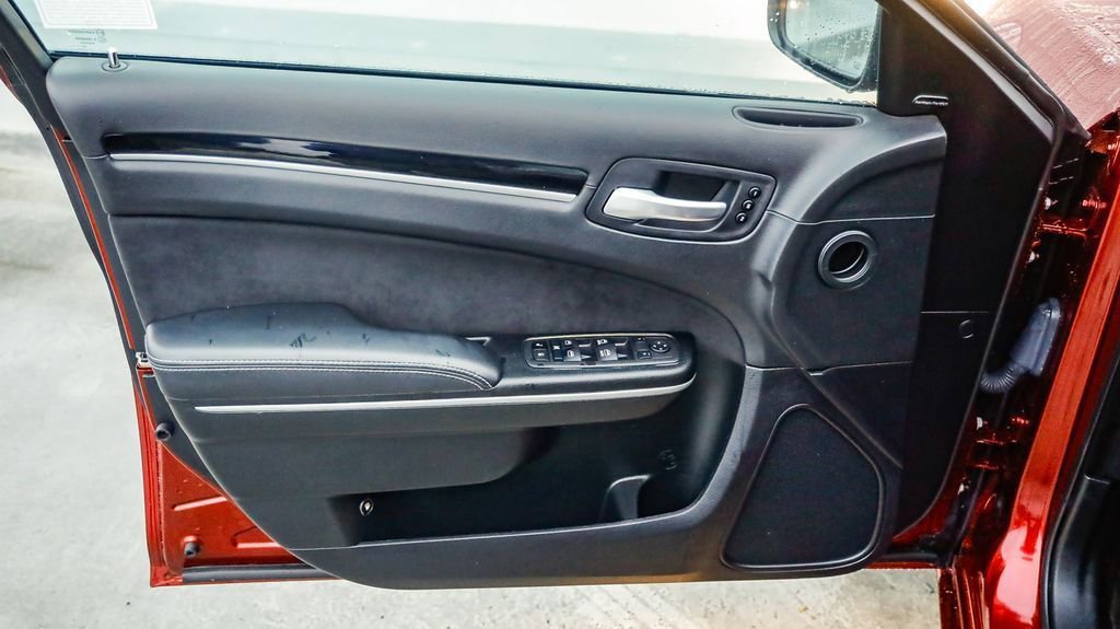 Used 2023 Chrysler 300 C image 22
