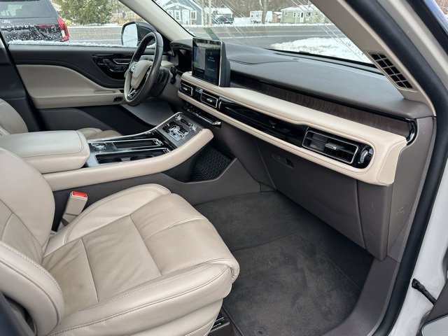 Used 2023 Lincoln Aviator Reserve w/ Equipment Group 201A image 14