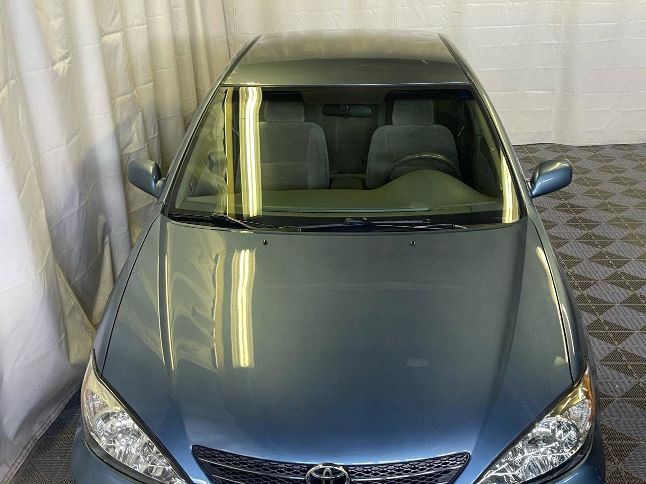 Used 2002 Toyota Camry LE FWD image 2