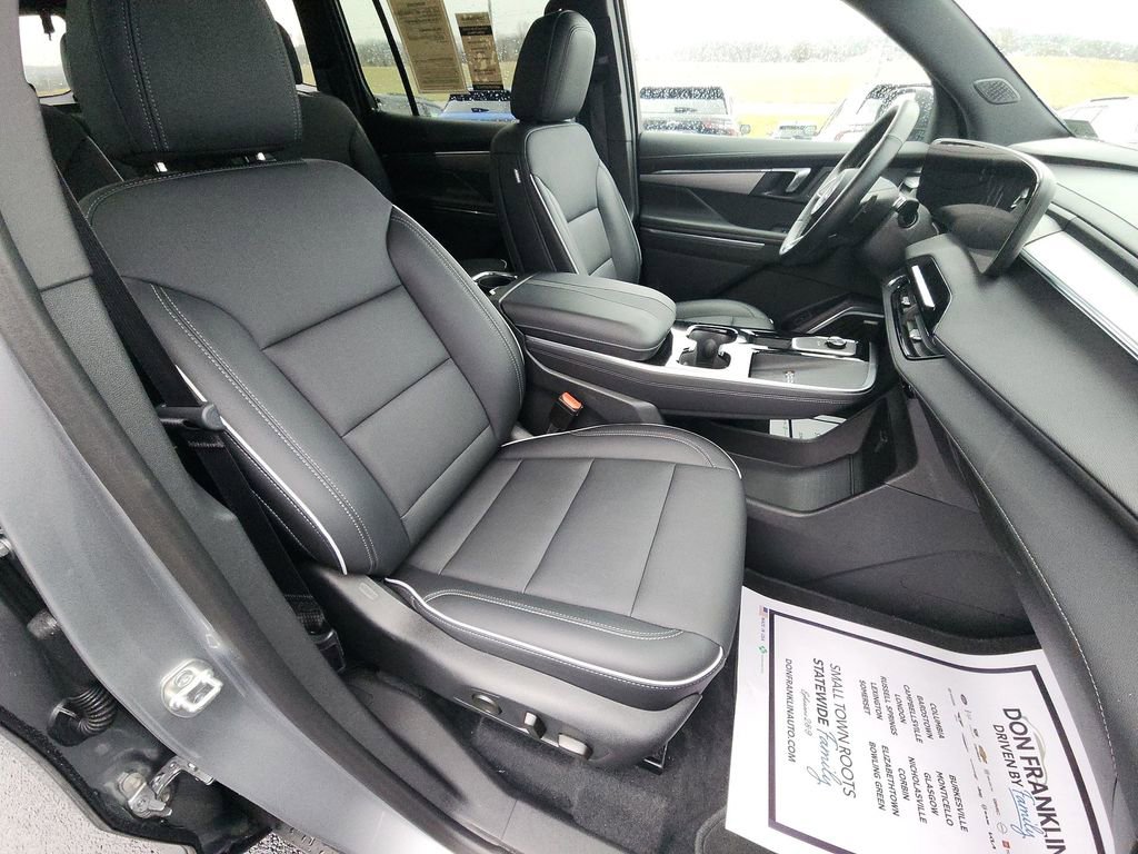 Used 2025 Buick Enclave Preferred AWD/4WD image 25