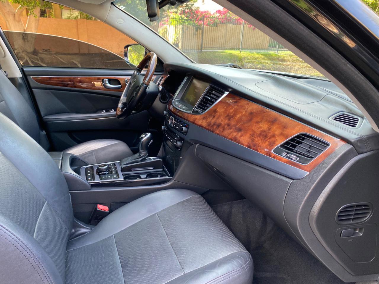 Used 2015 Hyundai Equus Signature image 51
