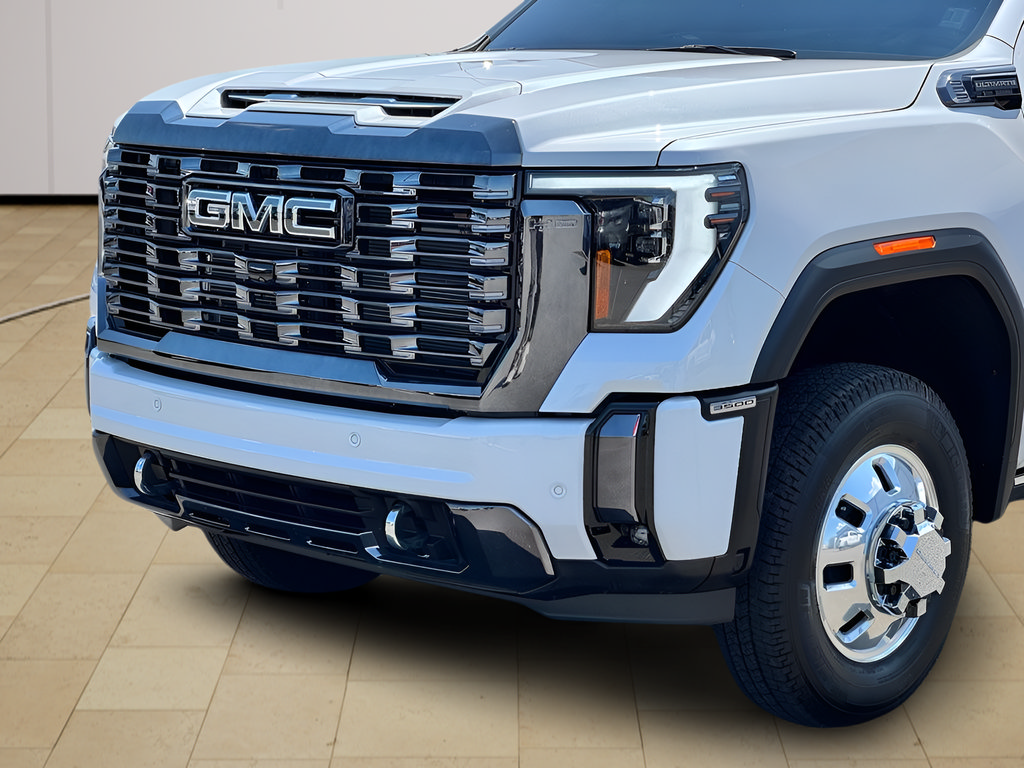 Used 2024 GMC Sierra 3500 Denali Ultimate AWD/4WD image 35