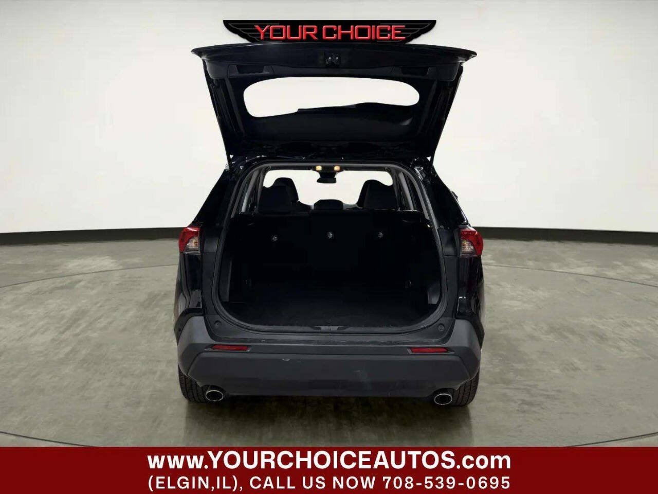 Used 2021 Toyota RAV4 XLE FWD image 5