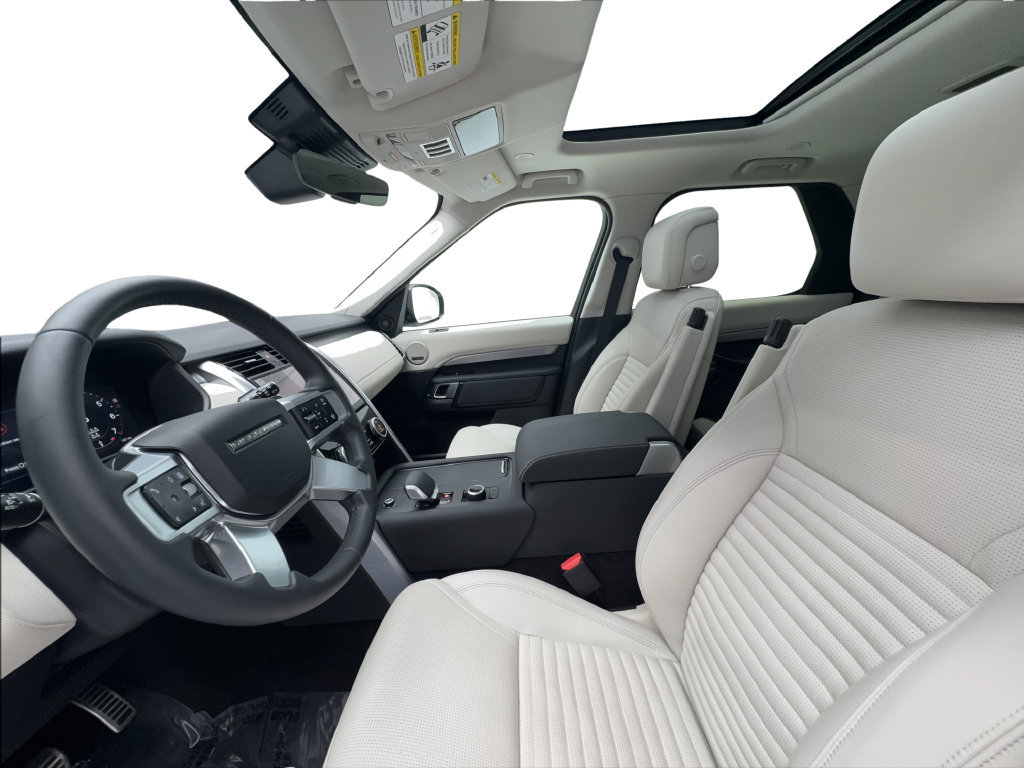 Used 2025 Land Rover Discovery Dynamic SE AWD/4WD image 32