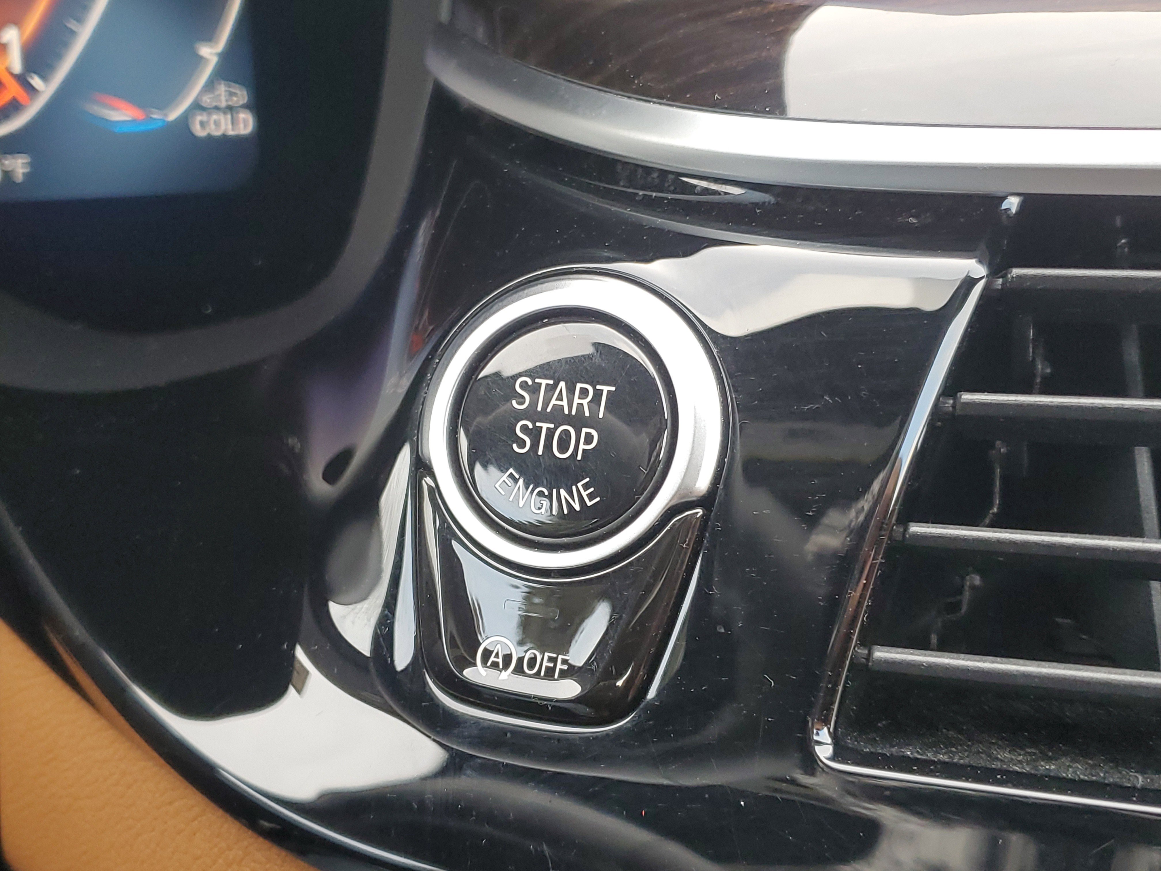 Used 2023 BMW 530i xDrive 530i xDrive w/ Premium Package image 17