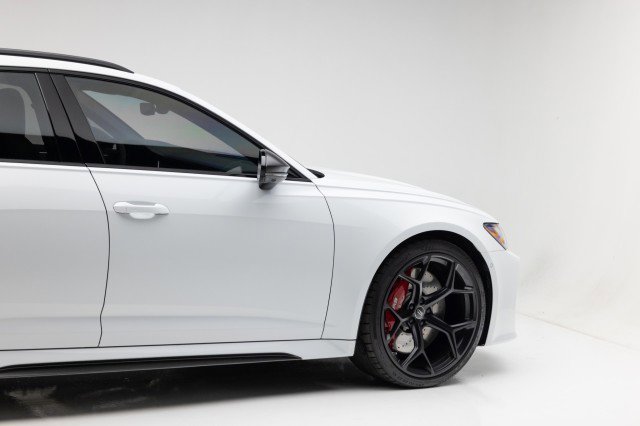 Used 2024 Audi RS 6 performance w/ Matte Carbon Package image 31