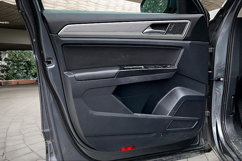 Used 2019 Volkswagen Atlas S FWD image 15