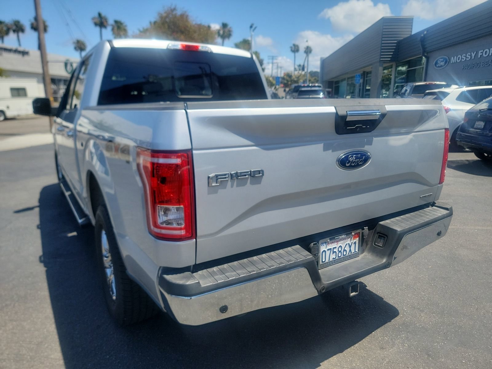 Used 2015 Ford F150 XLT w/ Equipment Group 302A Luxury AWD/4WD image 6