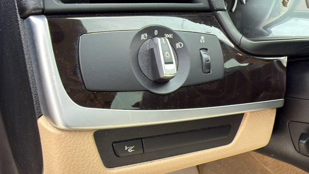 Used 2014 BMW 528i Sedan RWD image 40