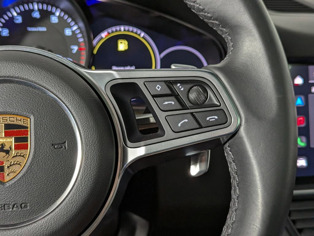 Used 2022 Porsche Cayenne Platinum Edition image 30