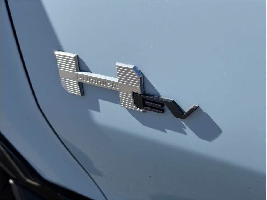 Used 2025 GMC Hummer EV 2X image 32