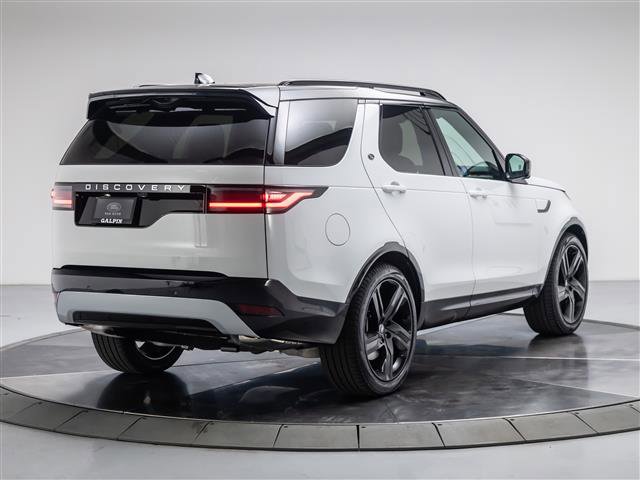 New 2026 Land Rover Discovery Limited Edition image 5