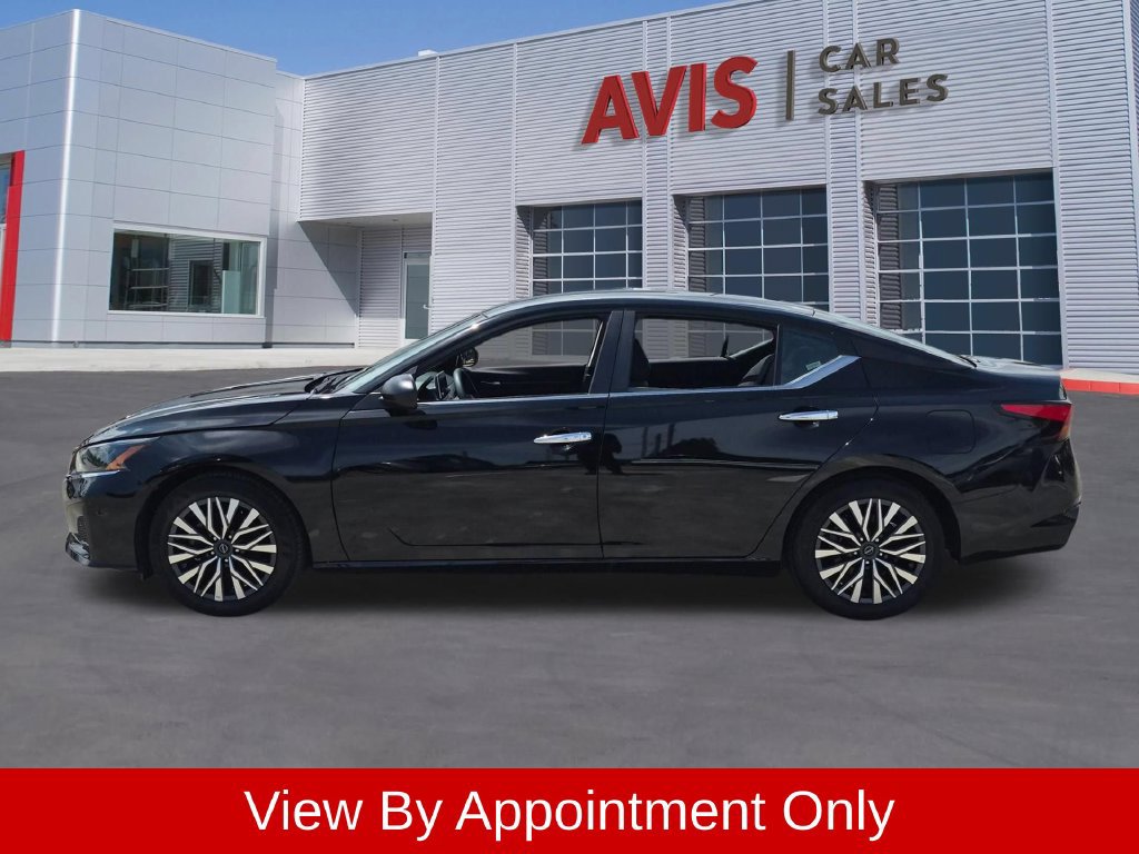 Used 2025 Nissan Altima 2.5 SV FWD image 10