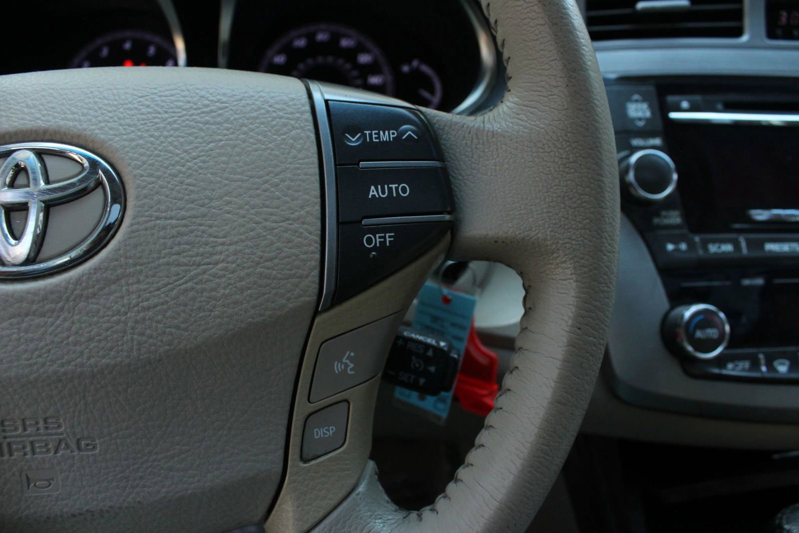 Used 2011 Toyota Avalon FWD image 30