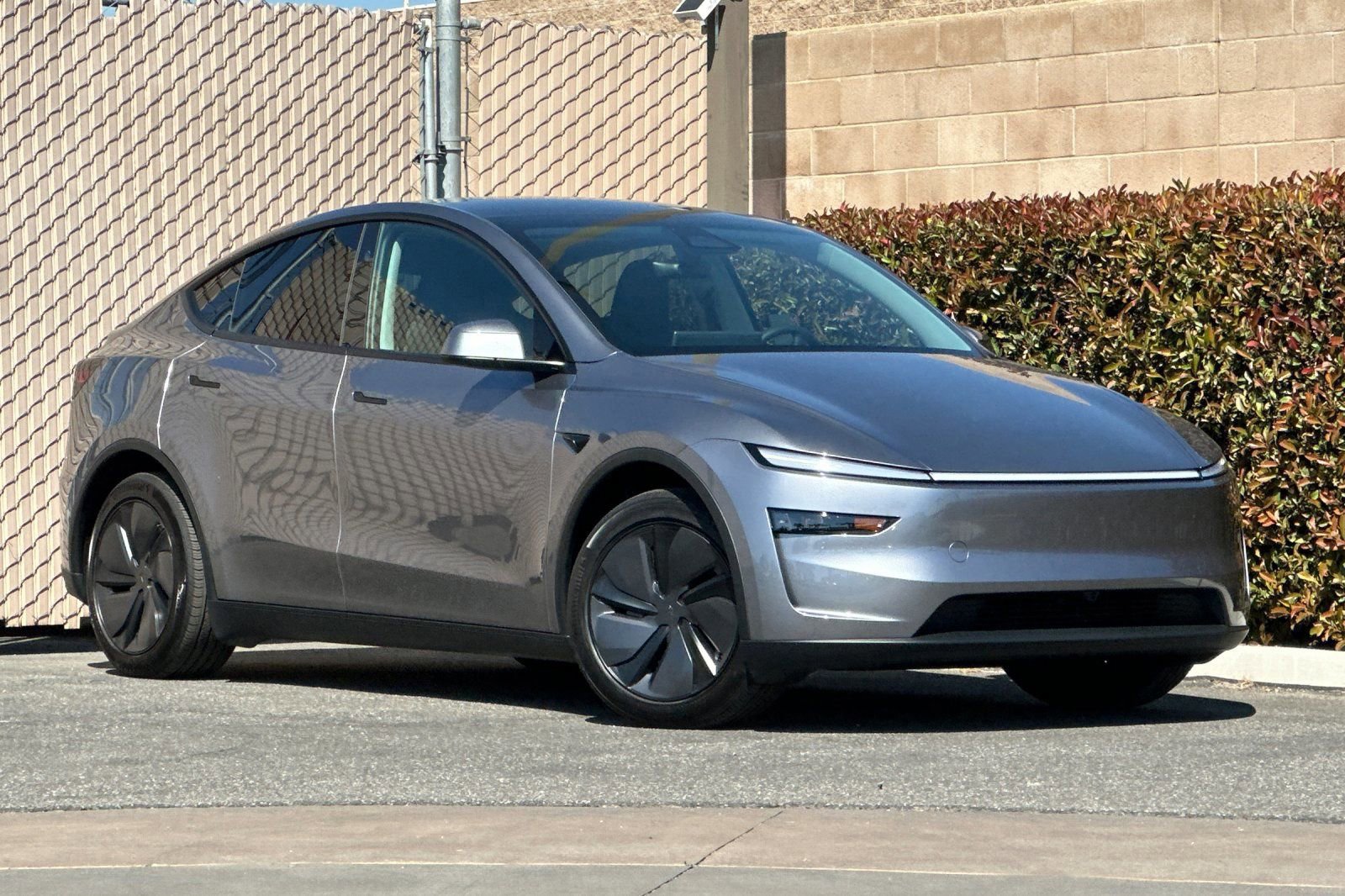 Used 2026 Tesla Model Y Long Range image 2