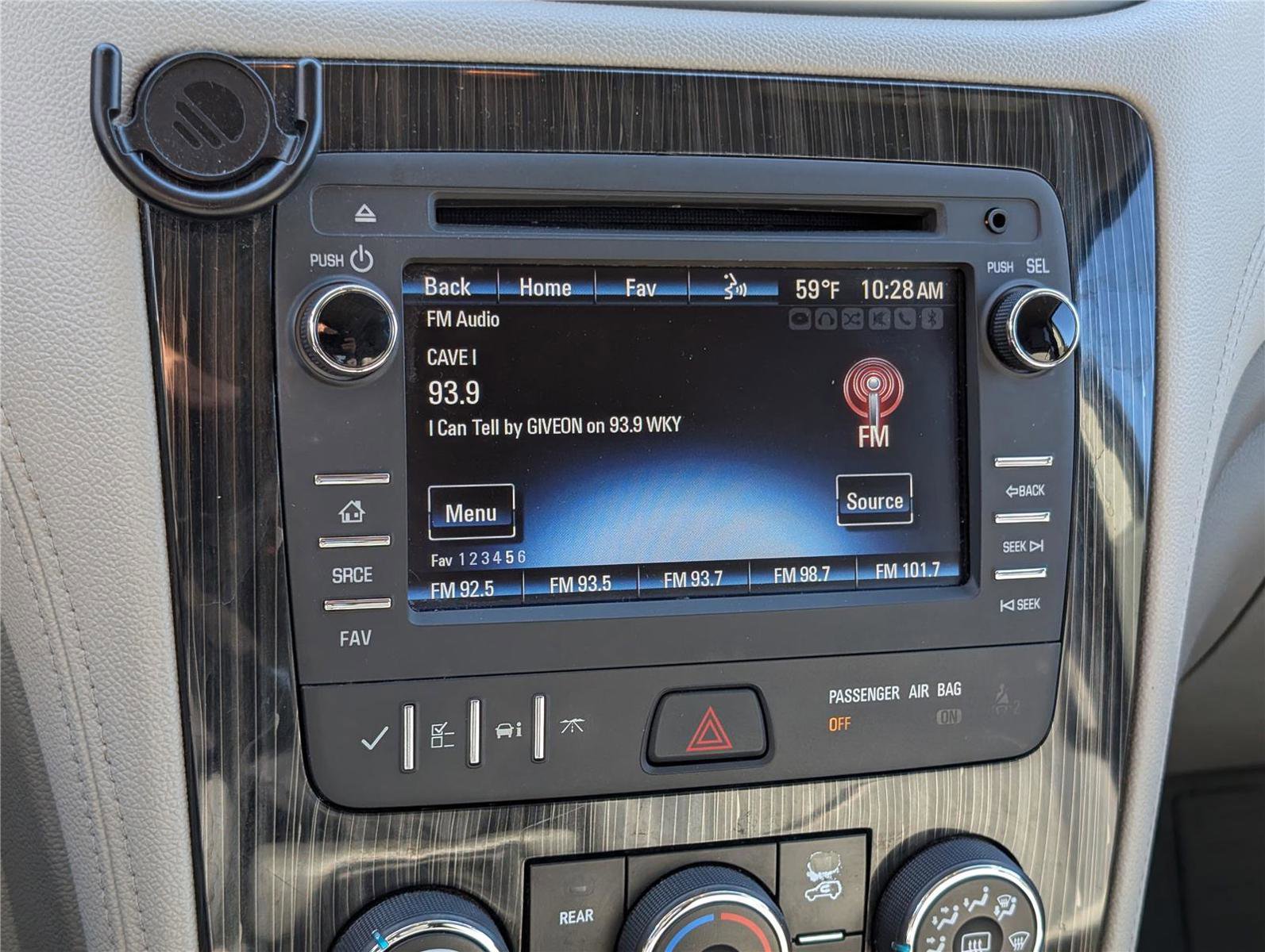 Used 2017 Chevrolet Traverse LT w/ Style and Technology Package image 25