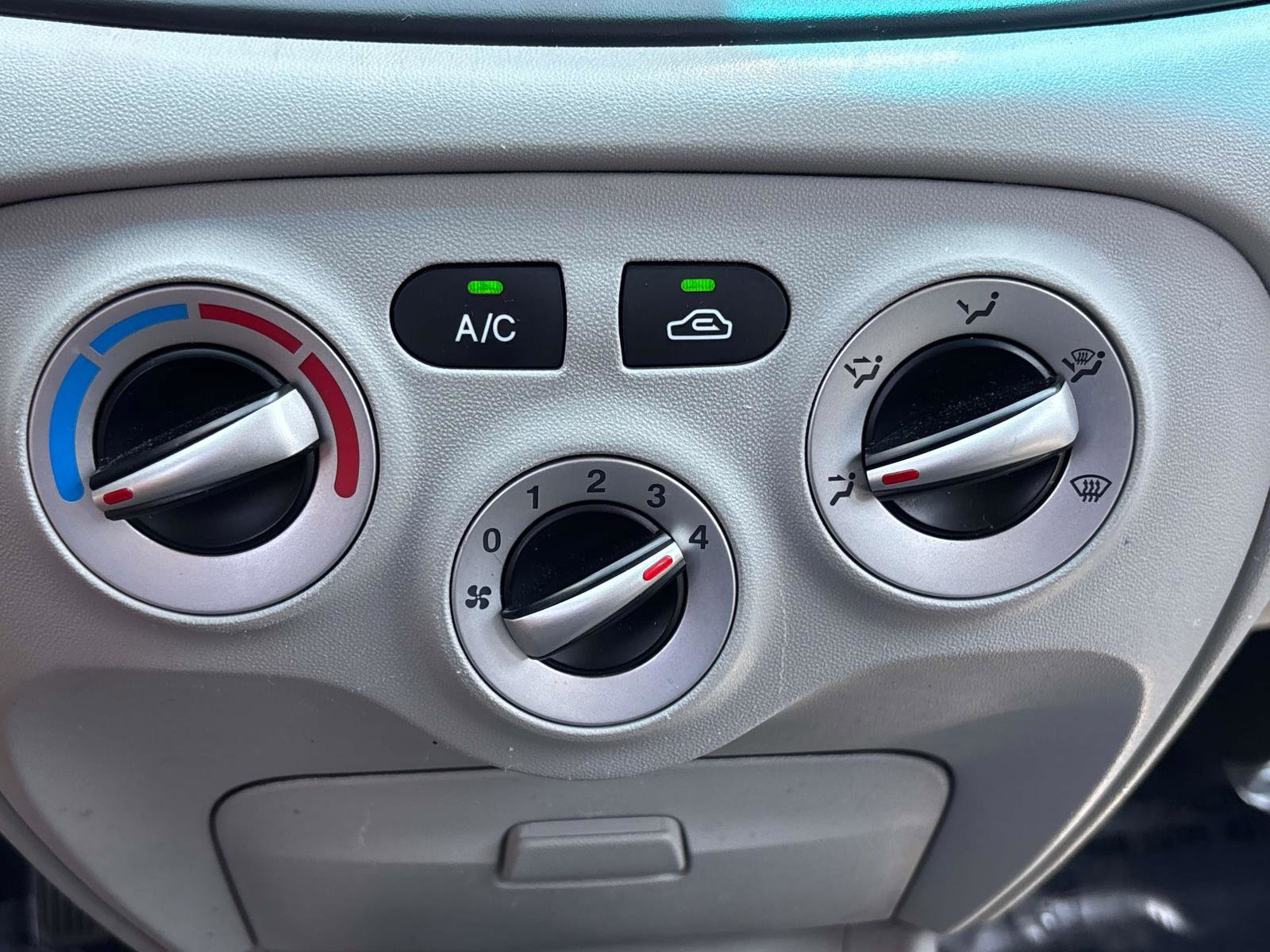 Used 2009 Hyundai Accent GLS image 11