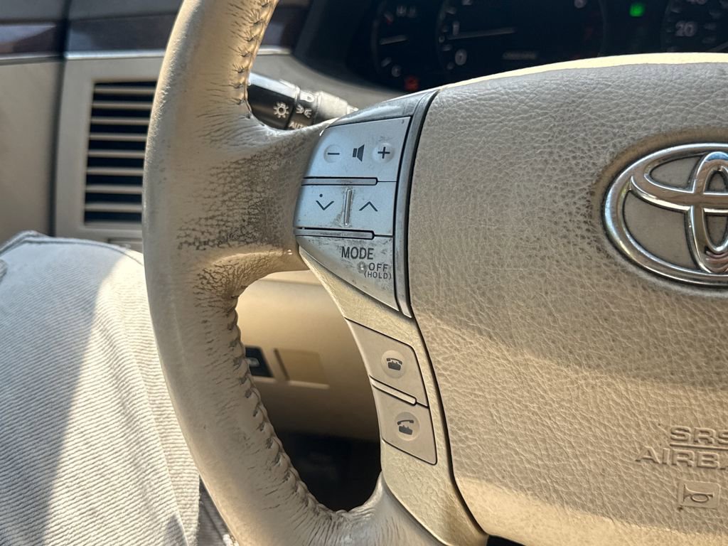 Used 2009 Toyota Avalon Limited FWD image 28