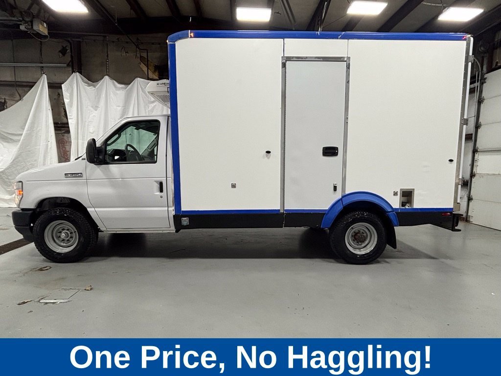 Used 2023 Ford E-350 and Econoline 350 Super Duty w/ Power Windows & Locks Group RWD image 4