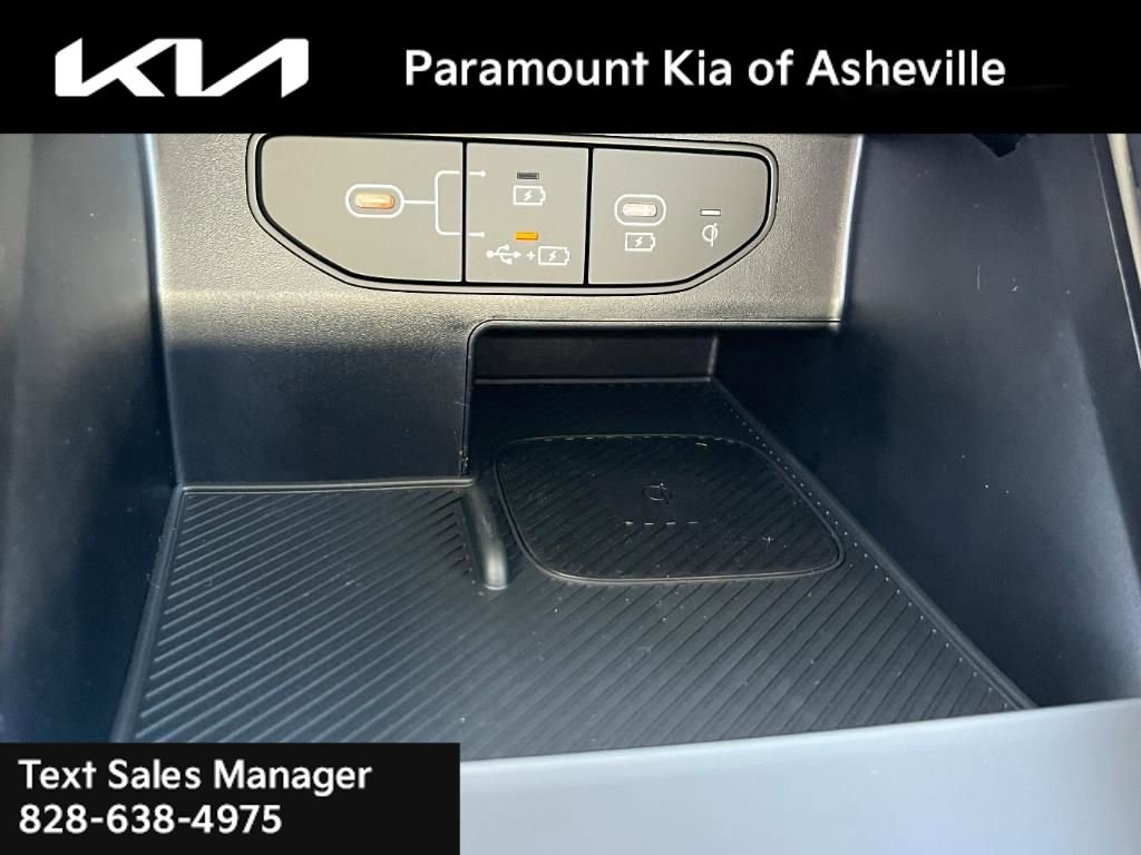 Certified 2025 Kia Sorento EX image 22