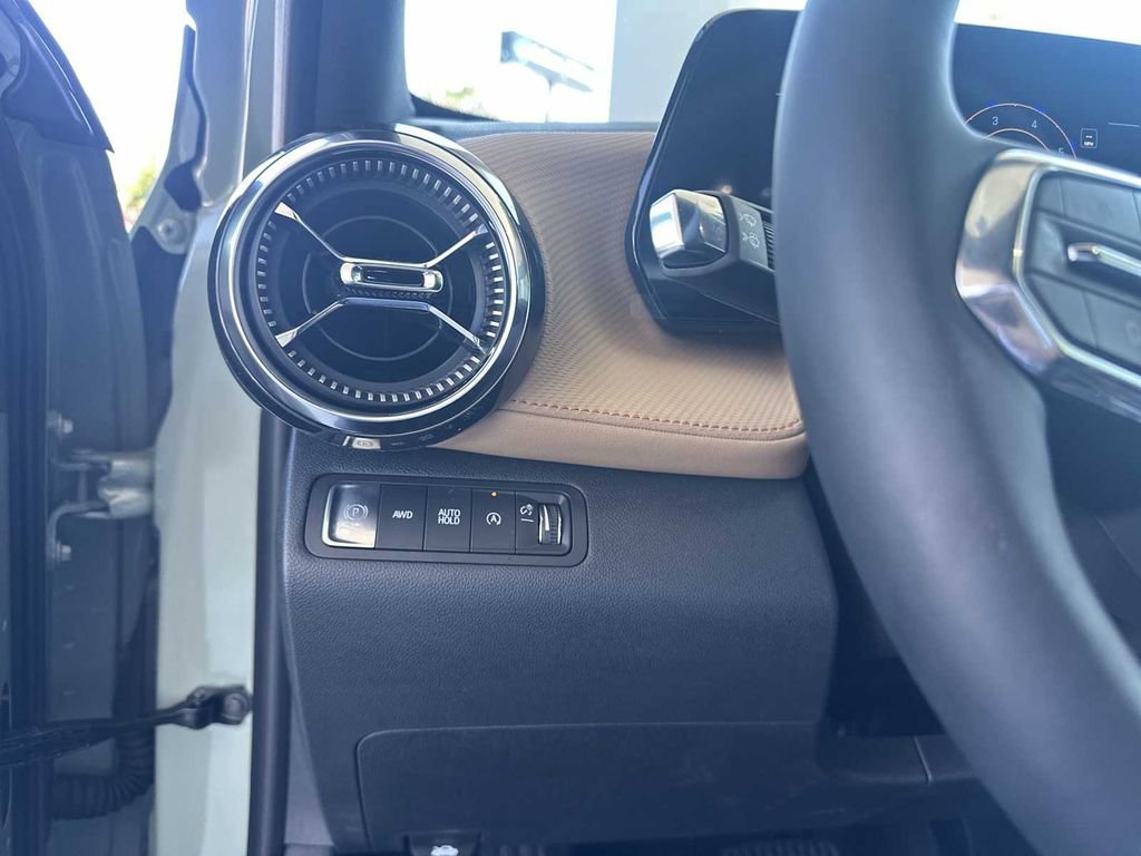 New 2026 Chevrolet Equinox ACTIV w/ Convenience Package III image 18