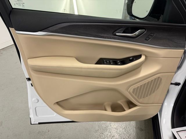 New 2025 Jeep Grand Cherokee Limited w/ Luxury Tech Group II image 14