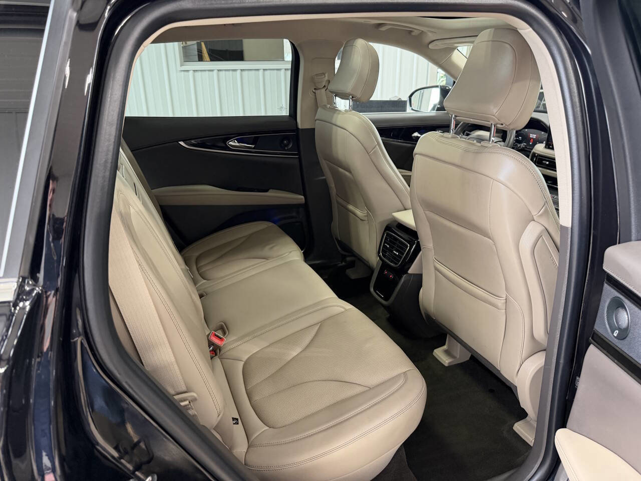 Used 2021 Lincoln Nautilus Reserve image 44