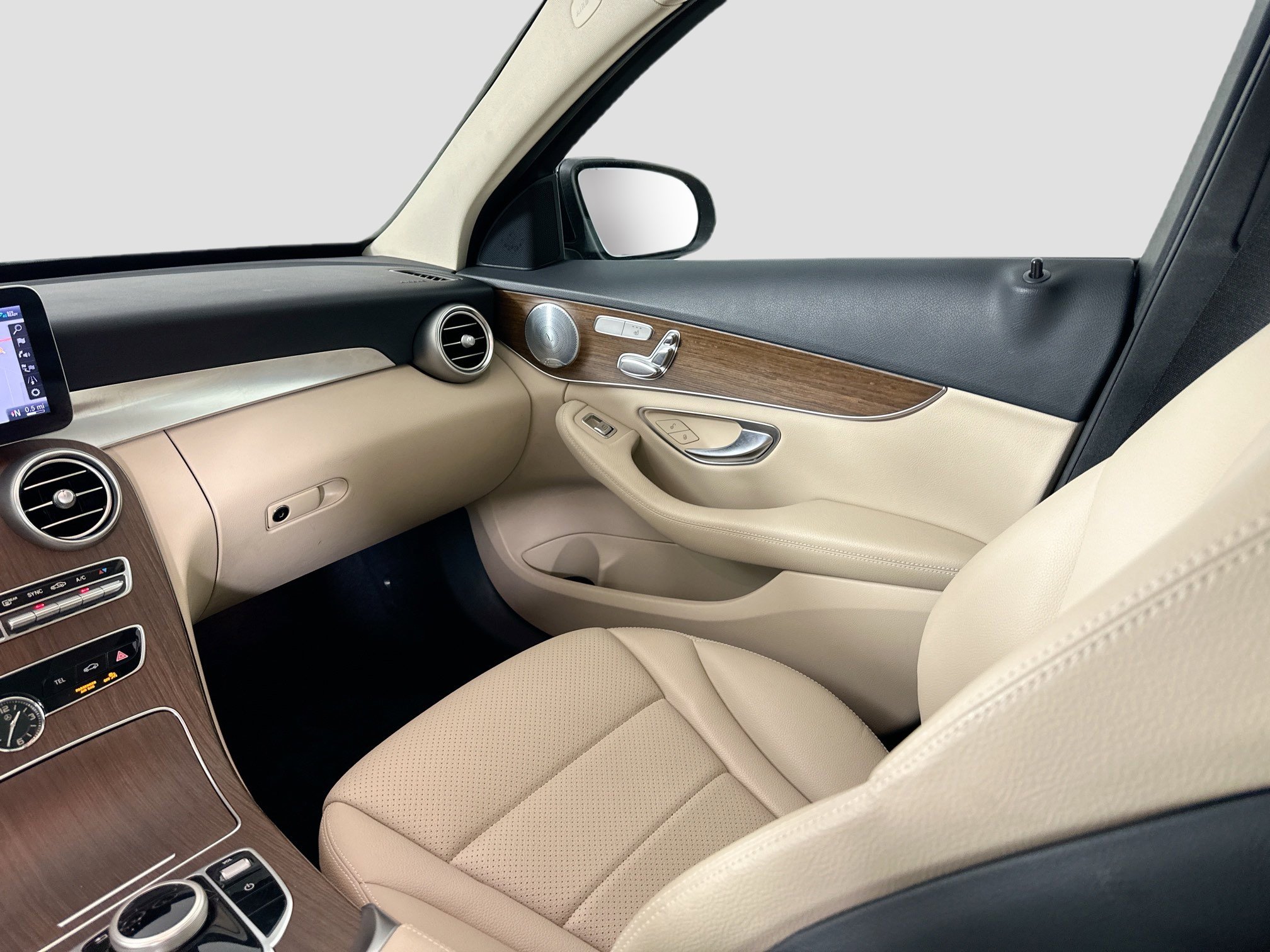 Certified 2021 Mercedes-Benz C 300 4MATIC Sedan w/ Premium Package image 30