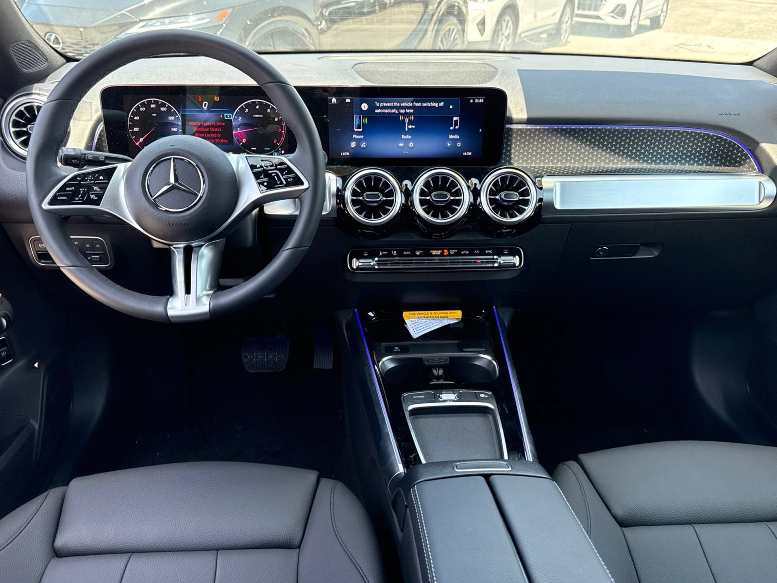 Used 2025 Mercedes-Benz GLB 250 image 29