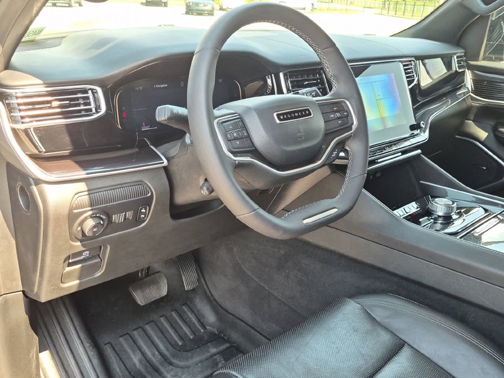 Used 2024 Jeep Wagoneer 4WD w/ Rear Seat Video Group 1 image 36