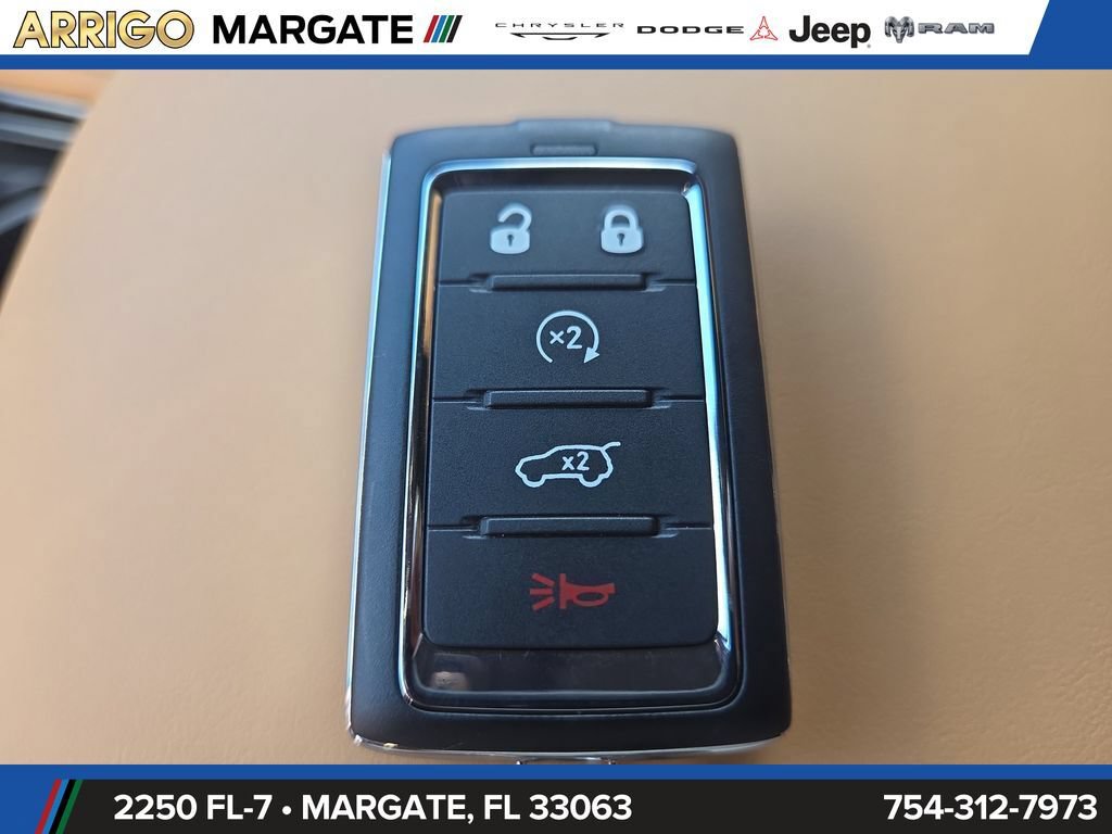 New 2025 Jeep Grand Cherokee L Summit AWD/4WD image 33