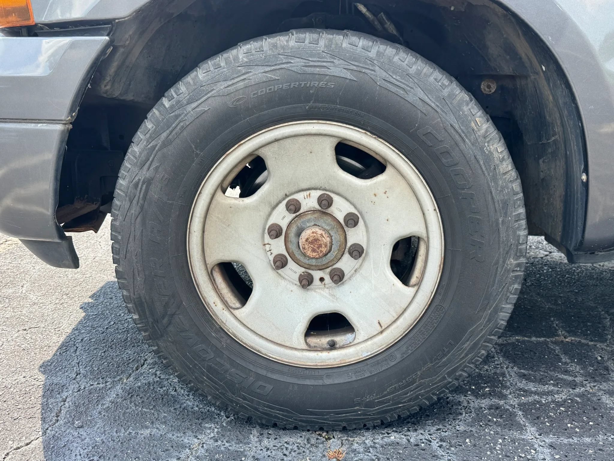 Used 2006 Ford F350 2WD Regular Cab Super Duty image 2