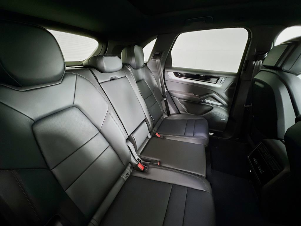 New 2026 Porsche Cayenne image 29