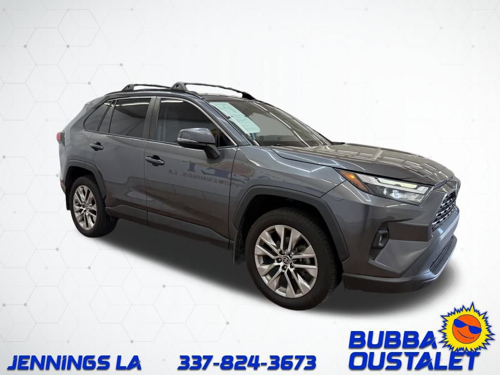 Used 2022 Toyota RAV4 XLE Premium image 6